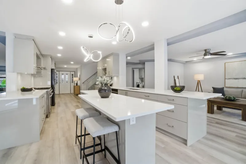 2271 SORRENTO DRIVE - photo 2 of 25