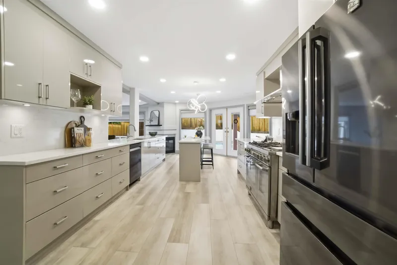 2271 SORRENTO DRIVE - photo 3 of 25