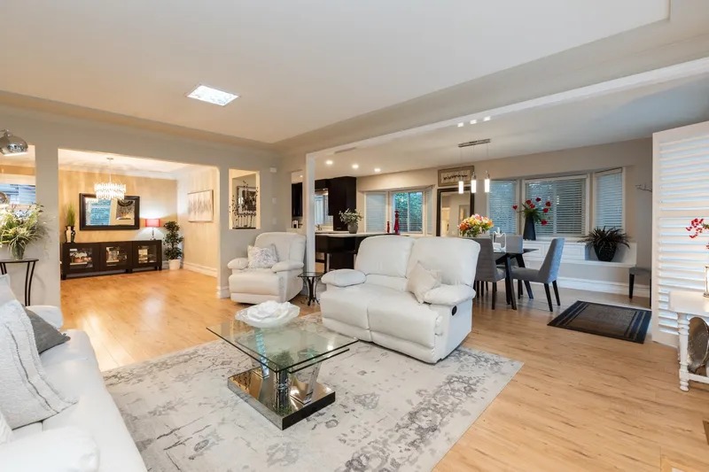 4 12945 17 AVENUE - photo 4 of 25