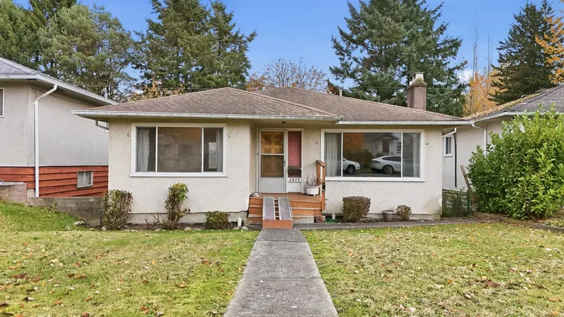 5878 ARGYLE STREET - photo 2 of 17