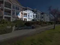 205 5470 INLET AVENUE - thumbnail 3