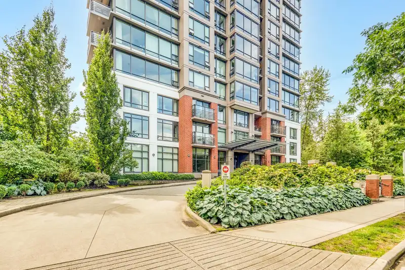 1905 301 CAPILANO ROAD - photo 3 of 40