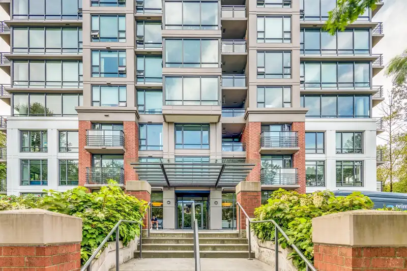 1905 301 CAPILANO ROAD - photo 4 of 40