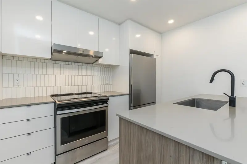 606 32828 LANDEAU PLACE - photo 4 of 20