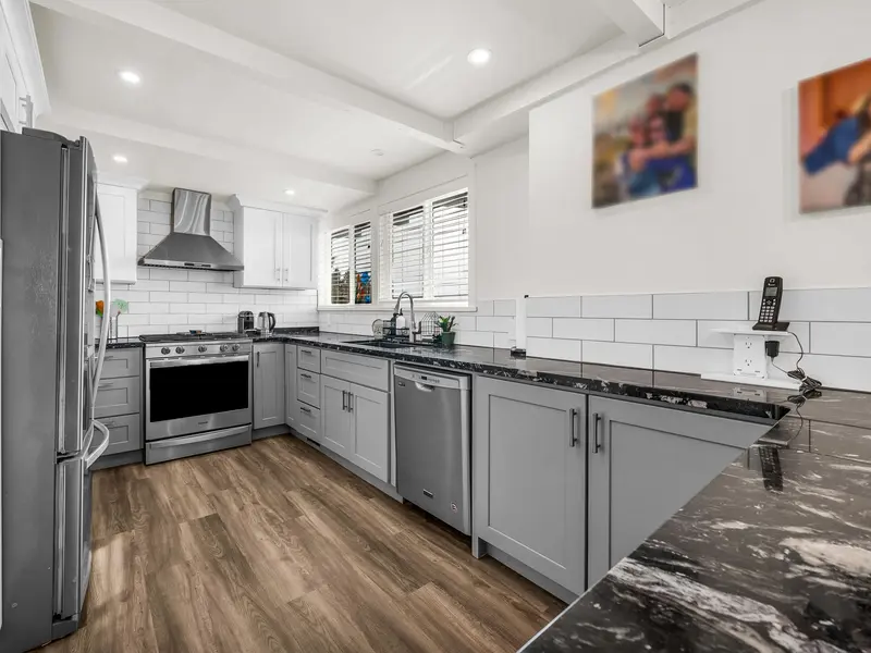 4862 OXFORD STREET - photo 4 of 25