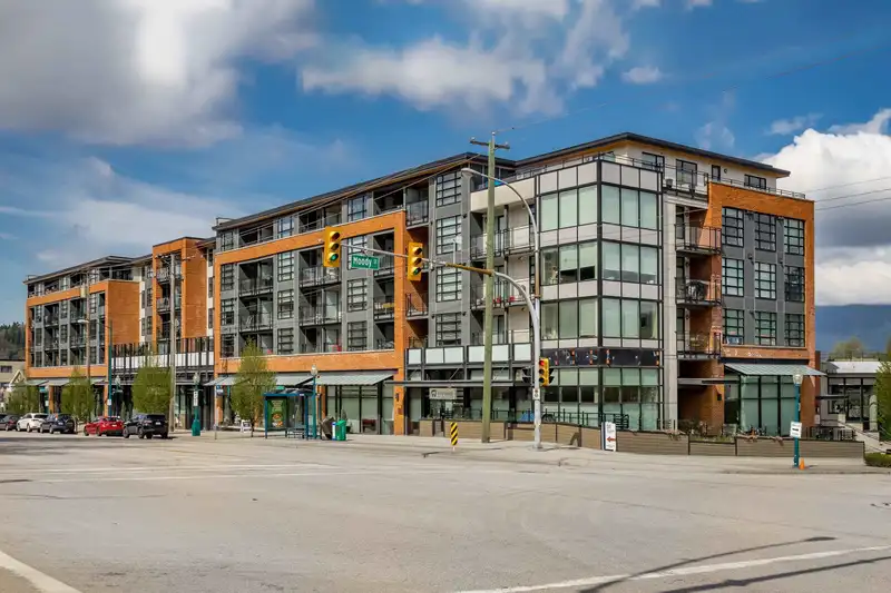 306 95 MOODY STREET - photo 1 of 36