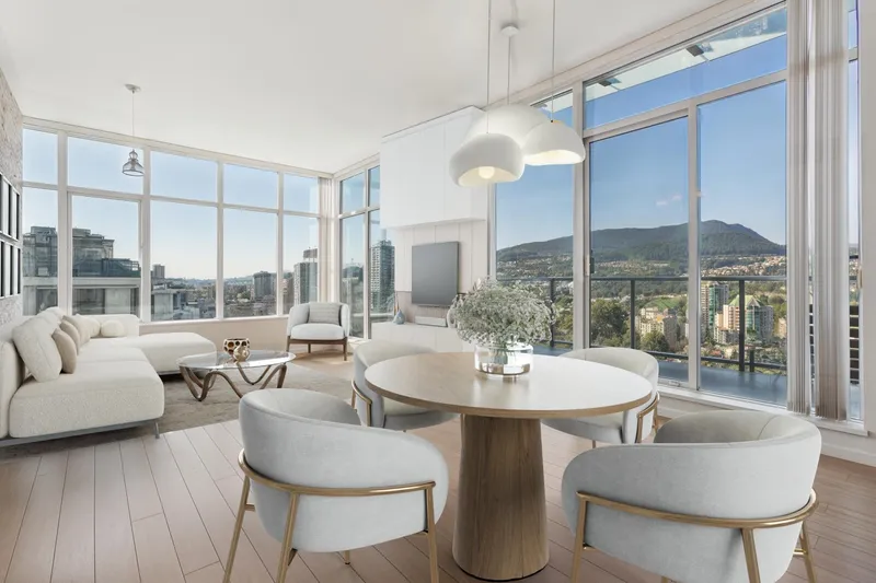 3105 3102 WINDSOR GATE - photo 1 of 25