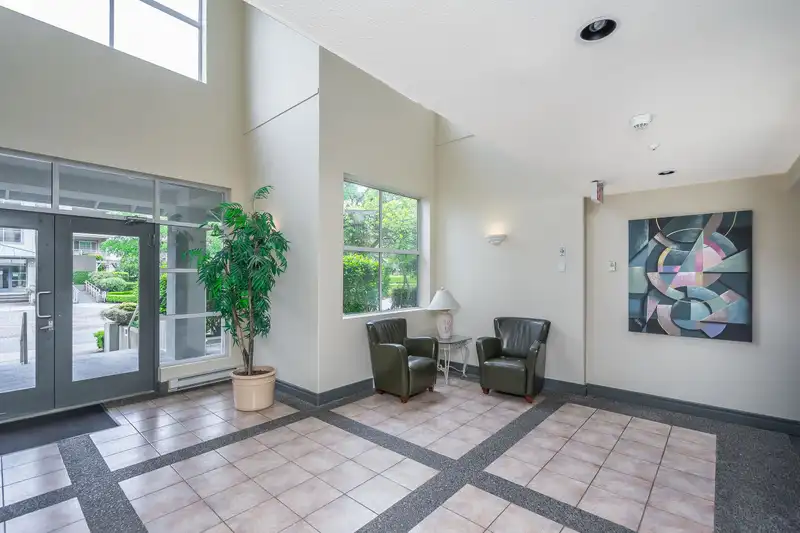 212 8180 JONES ROAD - photo 4 of 27