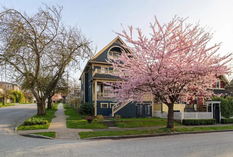 796 E 13TH AVENUE - photo 2 of 25