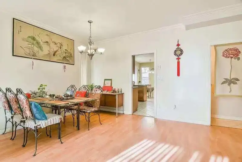 5737 RUMBLE STREET - photo 3 of 8