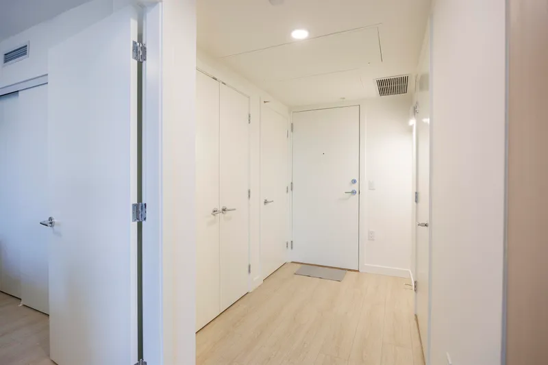 1104 13675 107A AVENUE - photo 3 of 25