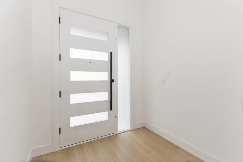 32513 HIGGINBOTTOM COURT - photo 2 of 34