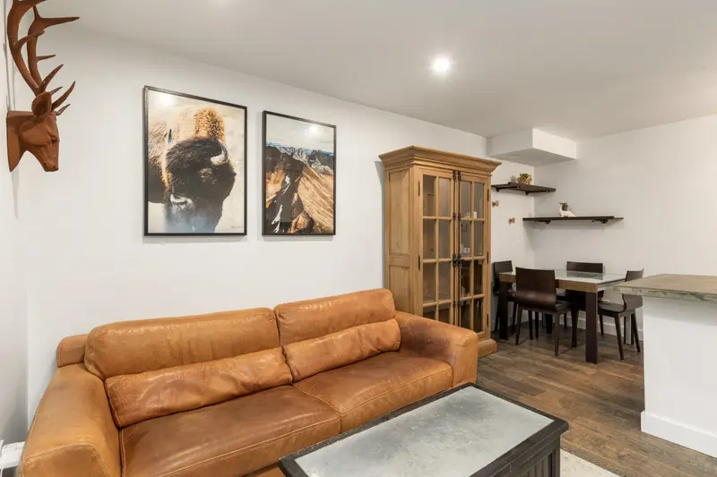 113 3070 HILLCREST DRIVE - photo 3 of 15