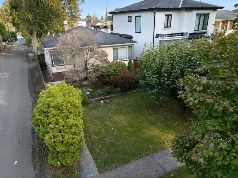 7526 SELKIRK STREET - photo 3 of 15