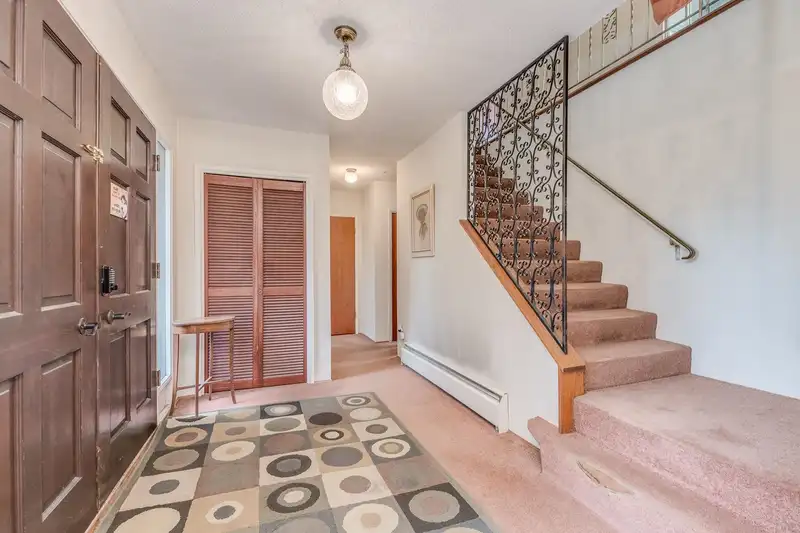 1076 WALALEE DRIVE - photo 3 of 40
