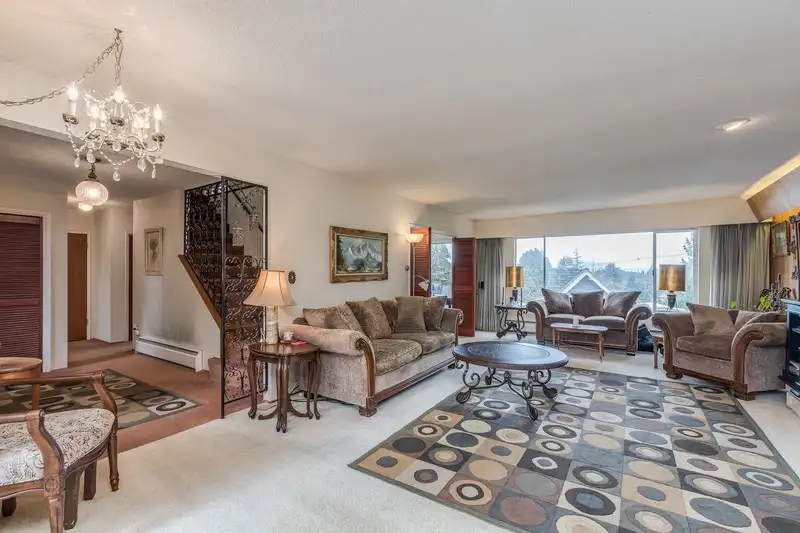 1076 WALALEE DRIVE - photo 4 of 40