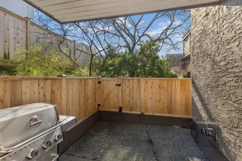 102 1689 E 4TH AVENUE - photo 2 of 28