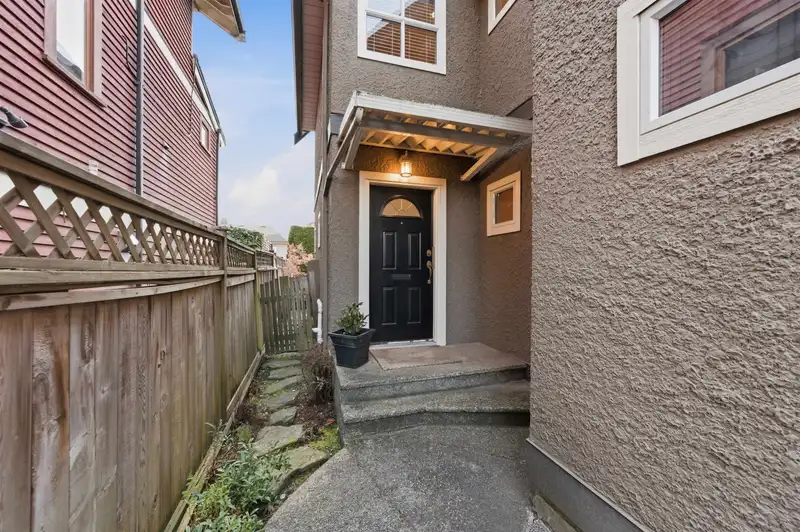 3428 W 7TH AVENUE - photo 4 of 31