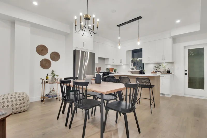 23 12770 105 AVENUE - photo 1 of 25