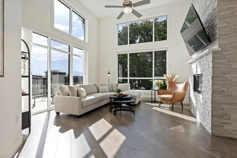 502 5380 TYEE LANE - photo 4 of 34