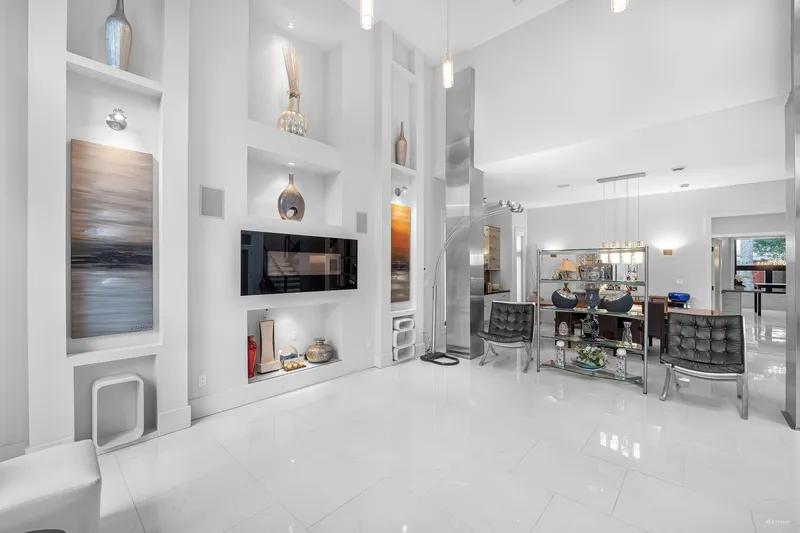 6760 COLTSFOOT DRIVE - photo 3 of 24