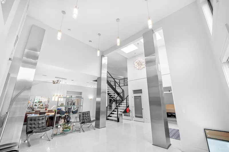 6760 COLTSFOOT DRIVE - photo 4 of 24