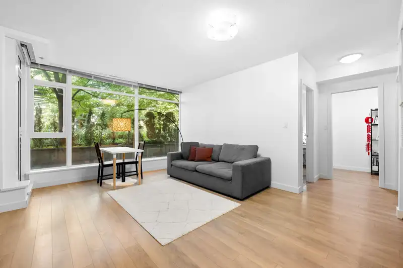 507 7373 WESTMINSTER HIGHWAY - photo 1 of 32