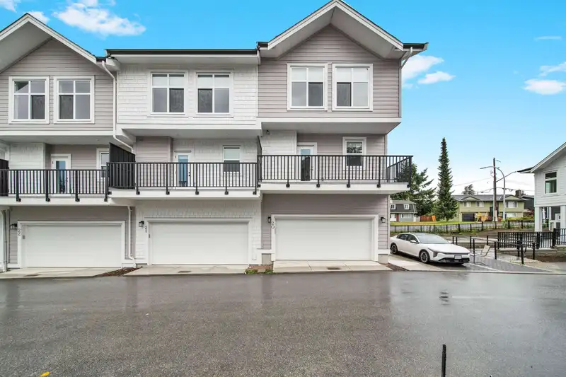 20 12770 105 AVENUE - photo 1 of 31