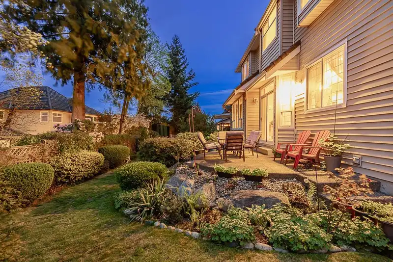 14633 72A AVENUE - photo 3 of 40