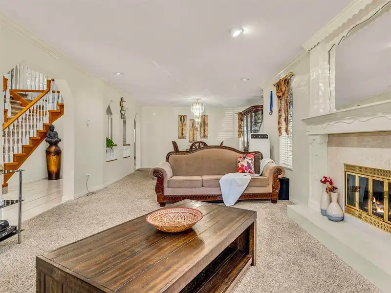 14337 77 AVENUE - photo 3 of 40