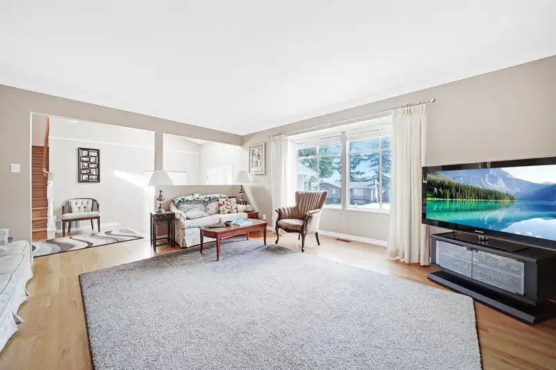 2285 GALE AVENUE - photo 2 of 40