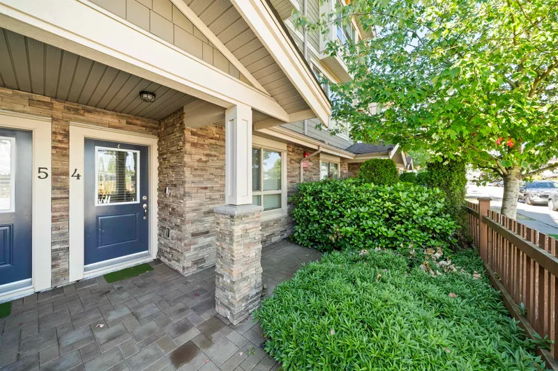 4 19752 55A AVENUE - photo 3 of 25