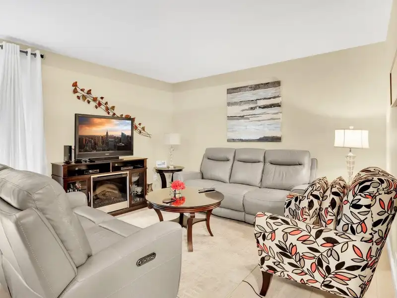 1037 CECILE DRIVE - photo 3 of 20