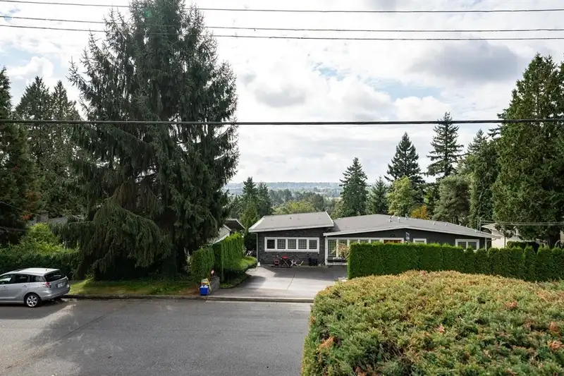 5529 KEITH STREET - photo 3 of 16