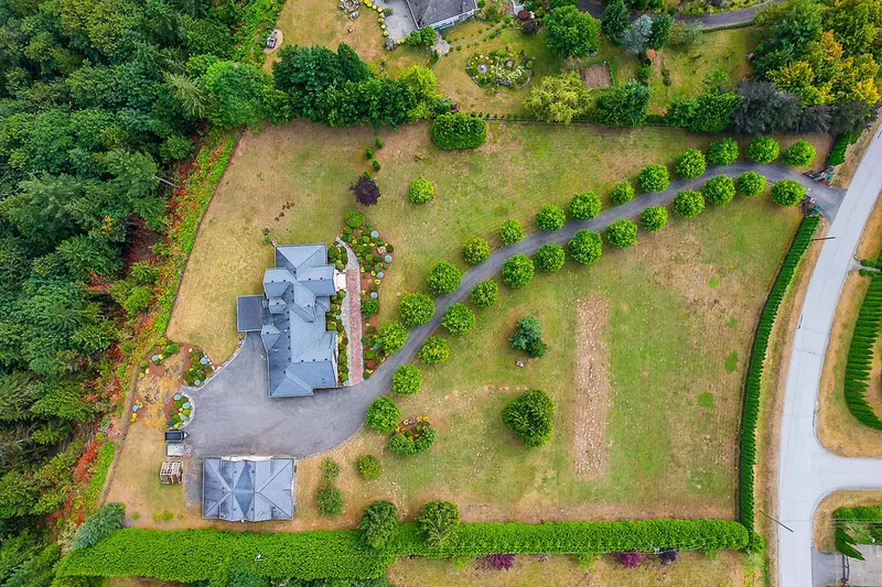 10270 ROLLEY CRESCENT - photo 3 of 25