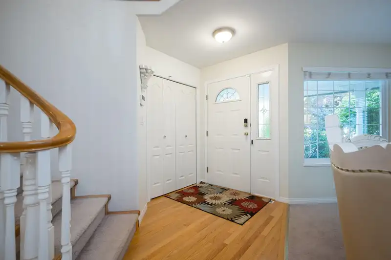 17116 57 AVENUE - photo 4 of 37