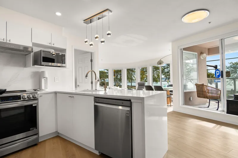 206 1119 VIDAL STREET - photo 4 of 25