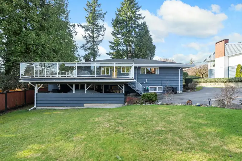 7656 MCKAY AVENUE - photo 4 of 30