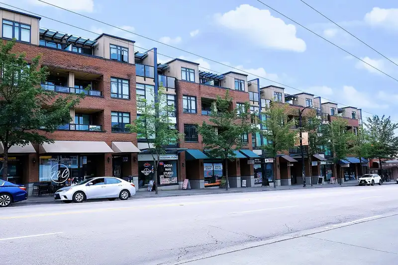322 2150 E HASTINGS STREET - photo 1 of 17