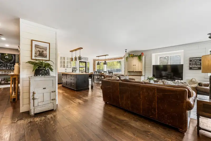 2284 ASHTON ROAD - photo 2 of 39