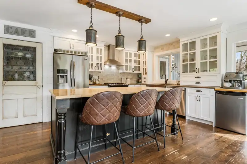 2284 ASHTON ROAD - photo 3 of 39