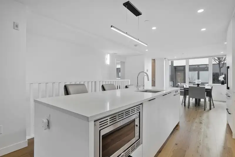 101 649 E 3RD STREET - photo 3 of 40