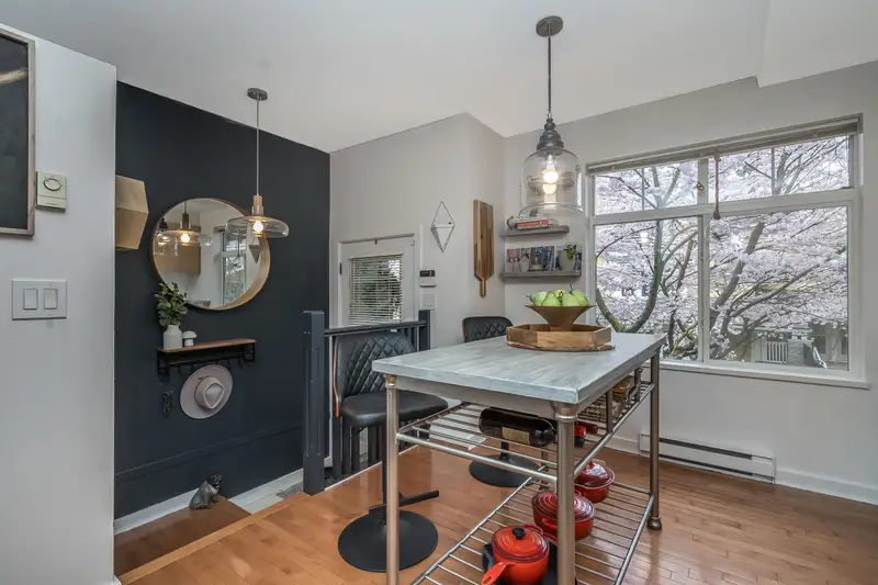 2 15233 34 AVENUE - photo 2 of 25