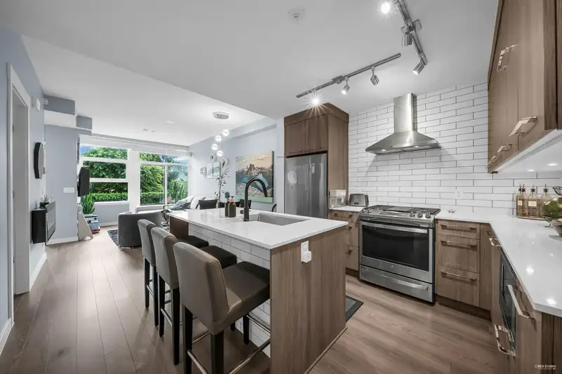 1017 QUEBEC STREET - photo 1 of 35