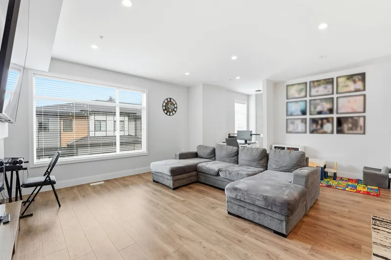 38 33209 CHERRY AVENUE - photo 3 of 25