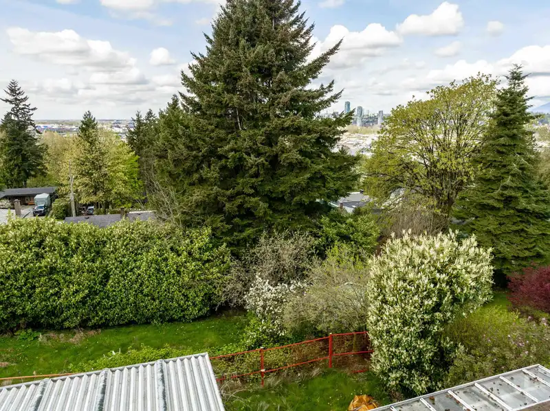 10259 124A STREET - photo 3 of 15