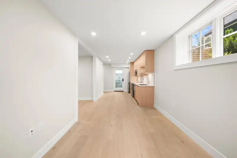 1058 W 15TH AVENUE - photo 4 of 5