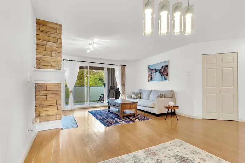 209 20145 55A AVENUE - photo 1 of 19