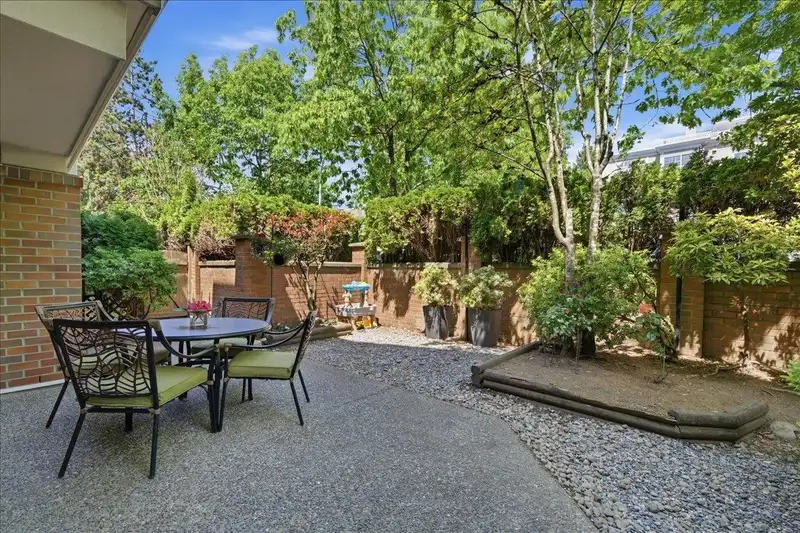 105 7231 ANTRIM AVENUE - photo 2 of 35