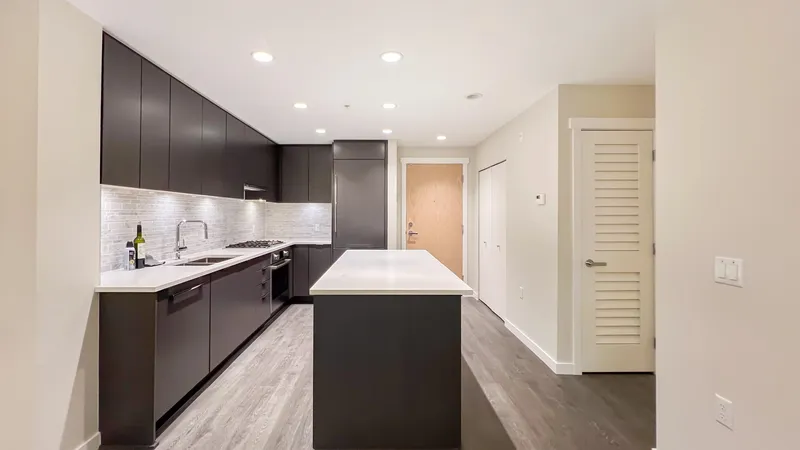 115 9233 ODLIN ROAD - photo 4 of 25